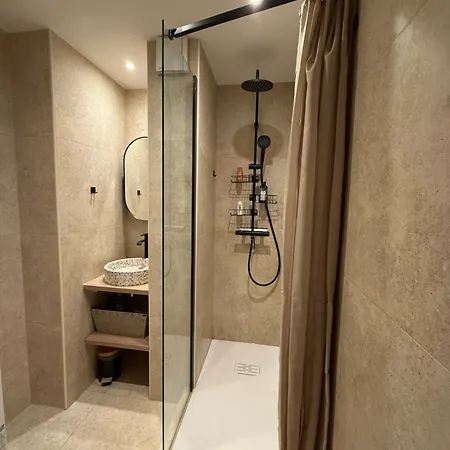 דירה 50m2, Privee Avec Piscine, Tennis Et A 100 M De La לה לבאנדו