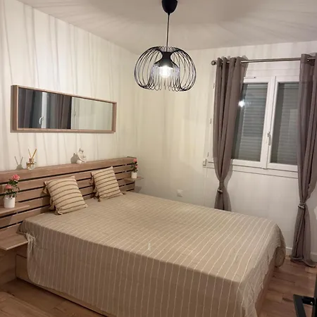 דירה 50m2, Privee Avec Piscine, Tennis Et A 100 M De La