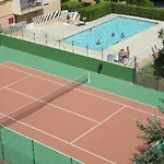 Apartman 50m2, Privee Avec Piscine, Tennis Et A 100 M De La *