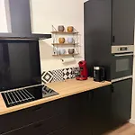 50m2, Privee Avec Piscine, Tennis Et A 100 M De La *