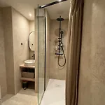 Apartman 50m2, Privee Avec Piscine, Tennis Et A 100 M De La Le Lavandou