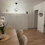50m2, Privee Avec Piscine, Tennis Et A 100 M De La Apartman