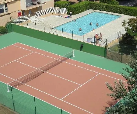Apartment 50m2, Privee Avec Piscine, Tennis Et A 100 M De La *