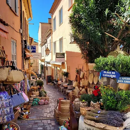 50m2, Privee Avec Piscine, Tennis Et A 100 M De La