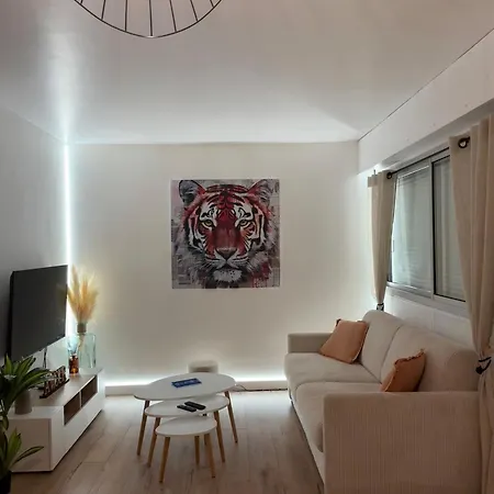 50m2, Privee Avec Piscine, Tennis Et A 100 M De La