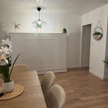 50m2, Privee Avec Piscine, Tennis Et A 100 M De La Apartment