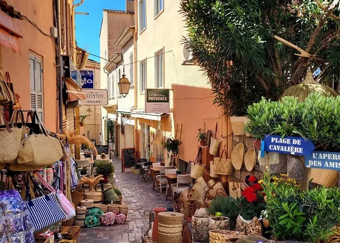 50m2, Privee Avec Piscine, Tennis Et A 100 M De La